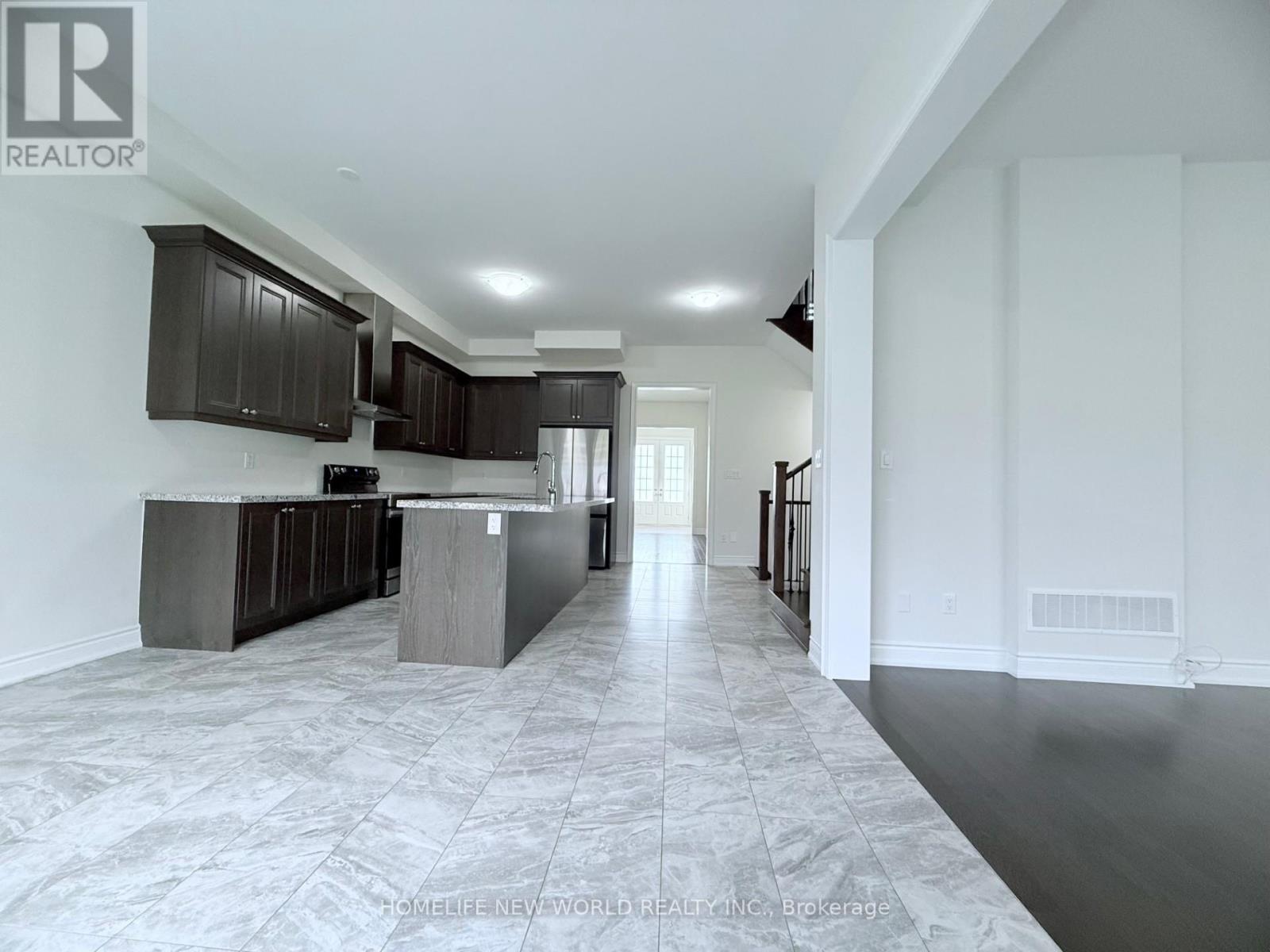 538 Baker Hill Boulevard, Whitchurch-Stouffville, Ontario  L4A 5G3 - Photo 2 - N12458735