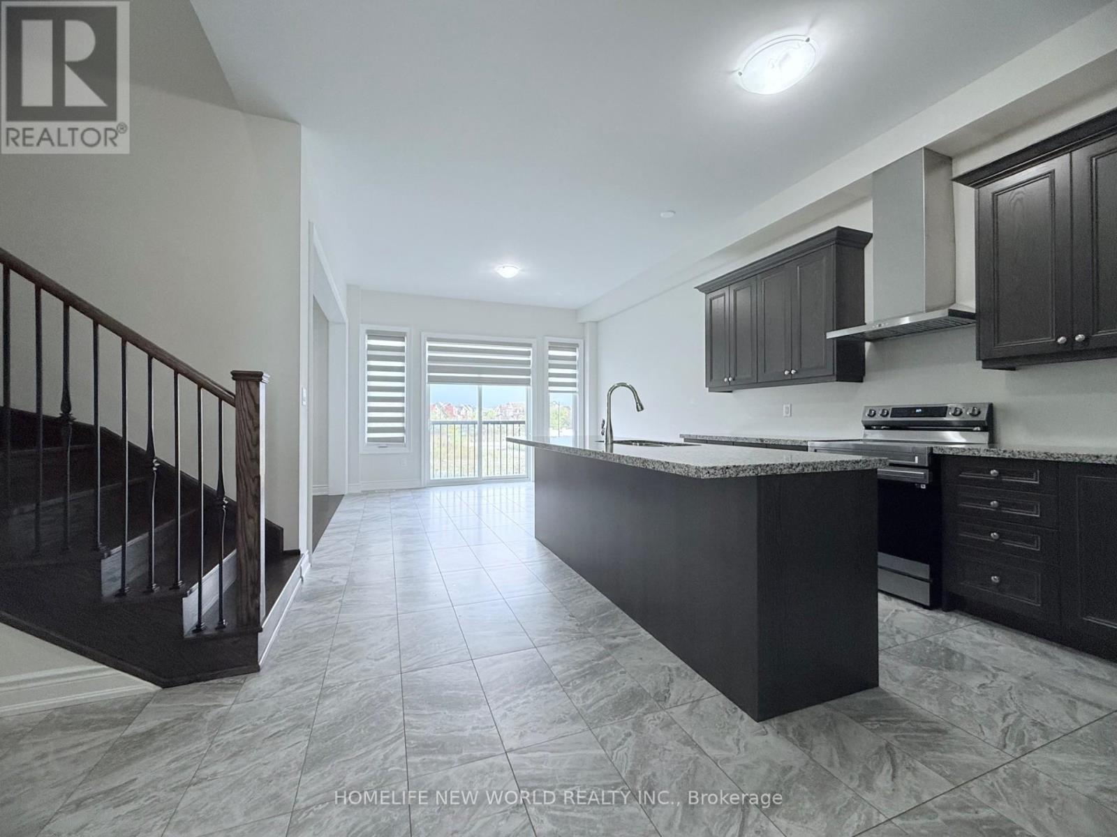 538 Baker Hill Boulevard, Whitchurch-Stouffville, Ontario  L4A 5G3 - Photo 5 - N12458735