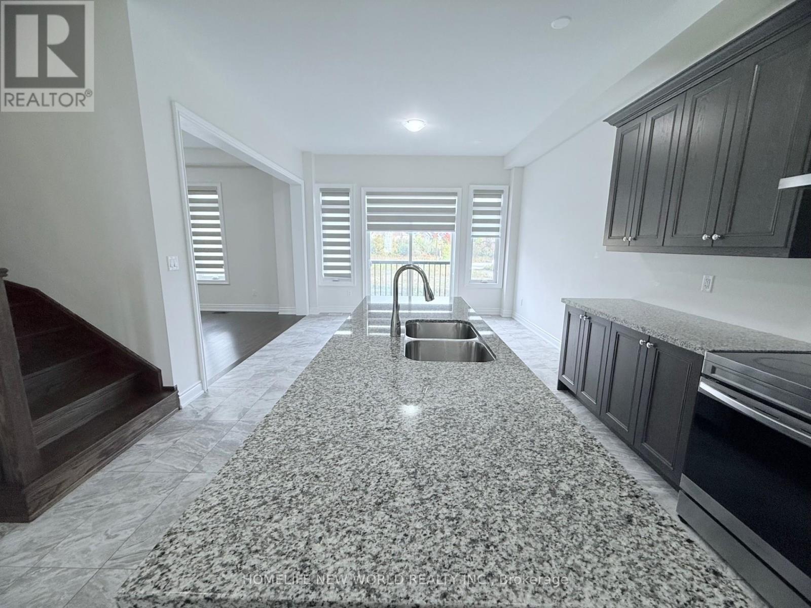 538 Baker Hill Boulevard, Whitchurch-Stouffville, Ontario  L4A 5G3 - Photo 9 - N12458735