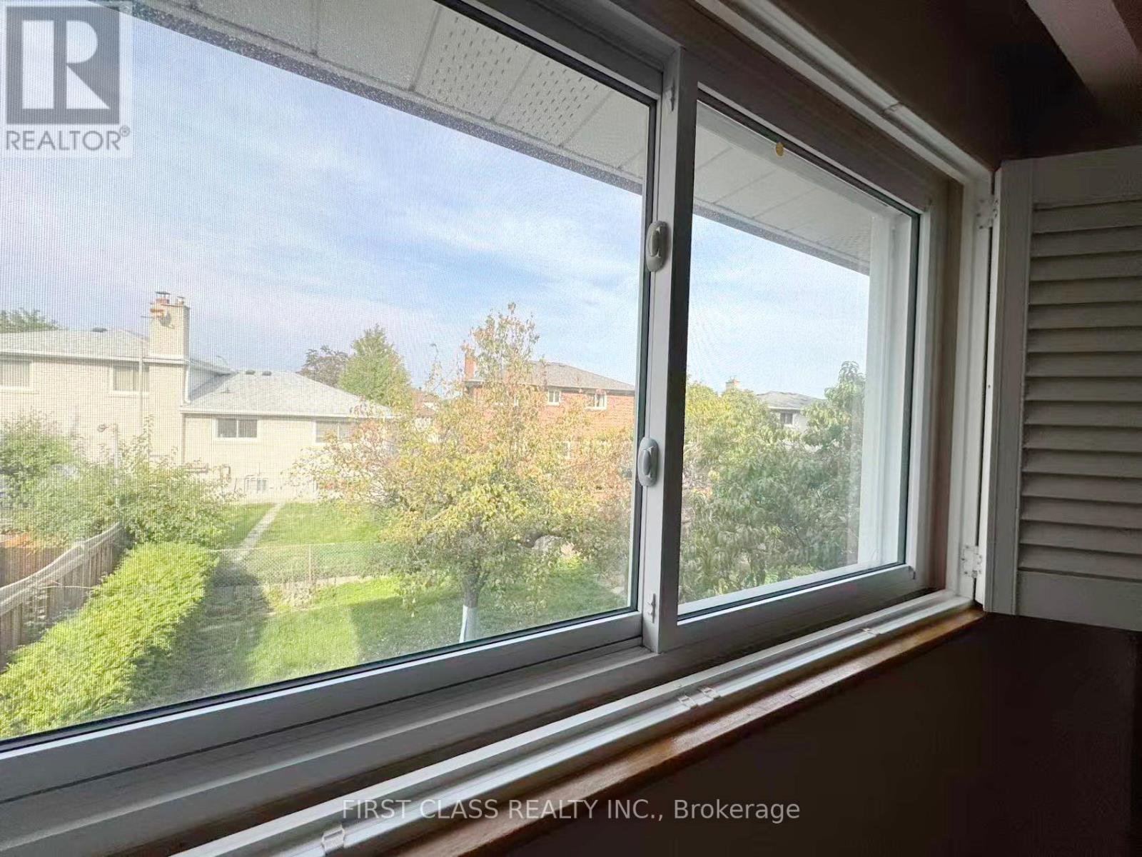 Upper Unit - 3277 Cardross Road, Mississauga, Ontario  L4X 2N4 - Photo 33 - W12458738