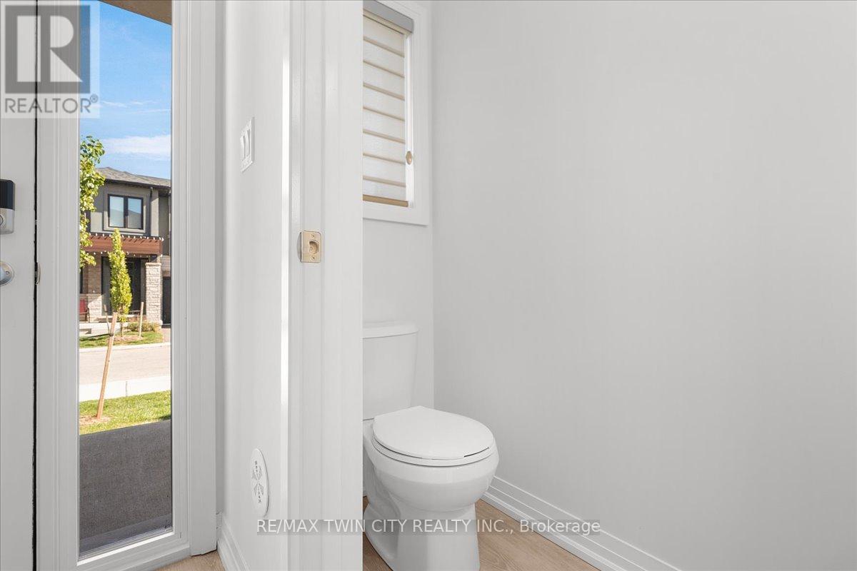 62 - 155 Equestrian Way, Cambridge, Ontario  N3E 0E8 - Photo 17 - X12458737