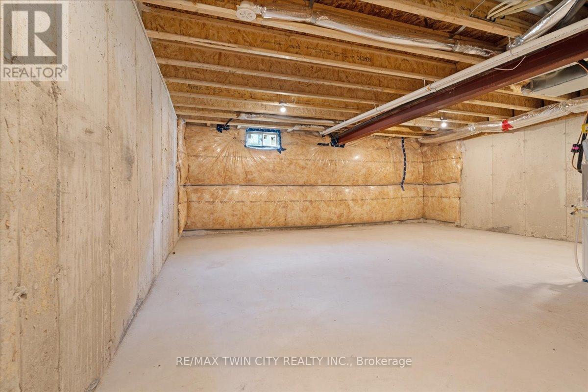 62 - 155 Equestrian Way, Cambridge, Ontario  N3E 0E8 - Photo 33 - X12458737