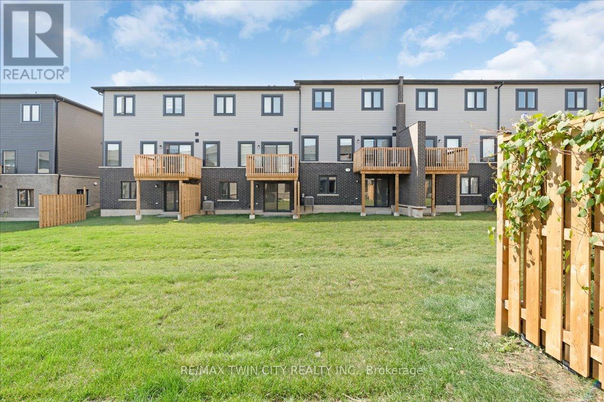 62 - 155 Equestrian Way, Cambridge, Ontario  N3E 0E8 - Photo 34 - X12458737