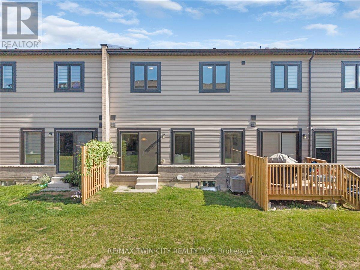 62 - 155 Equestrian Way, Cambridge, Ontario  N3E 0E8 - Photo 35 - X12458737