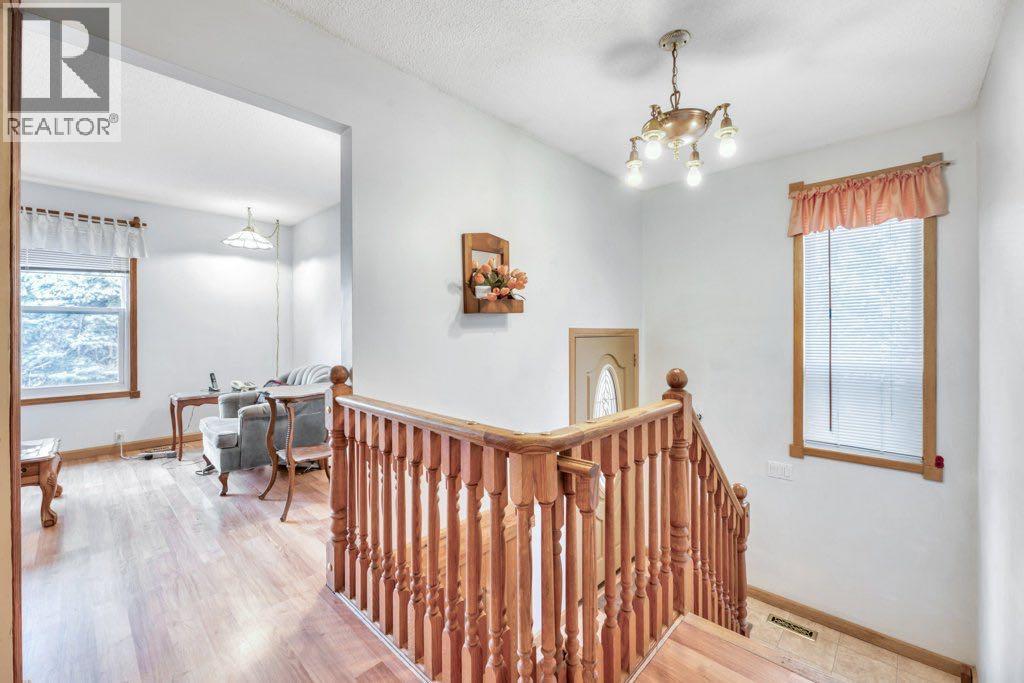 3431 35 Avenue Se, Calgary, Alberta  T2B 2J4 - Photo 5 - A2260935