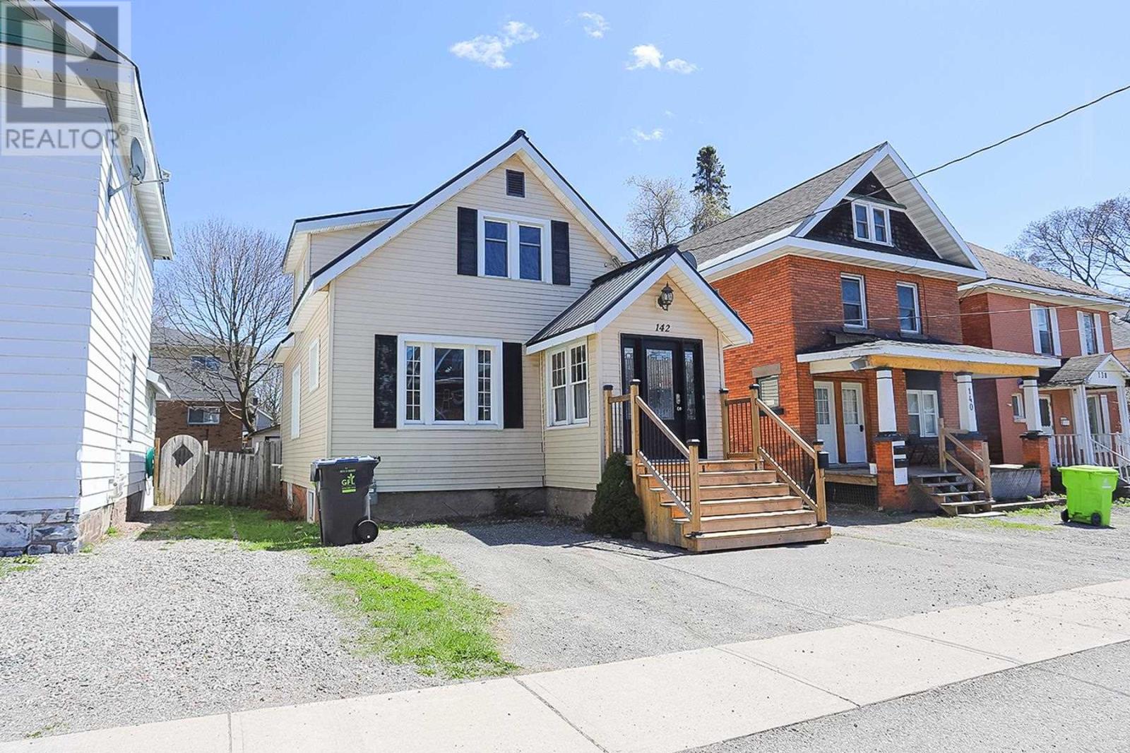 142 Woodward Ave, Sault Ste. Marie, Ontario  P6A 3T7 - Photo 1 - SM251039