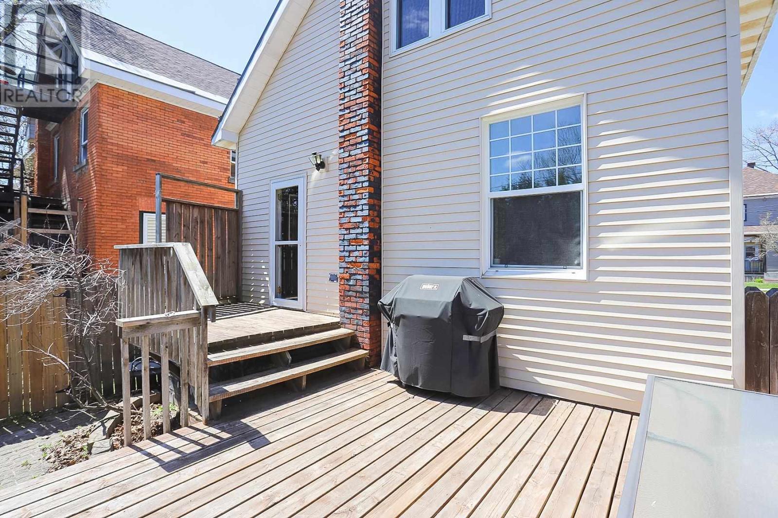 142 Woodward Ave, Sault Ste. Marie, Ontario  P6A 3T7 - Photo 4 - SM251039