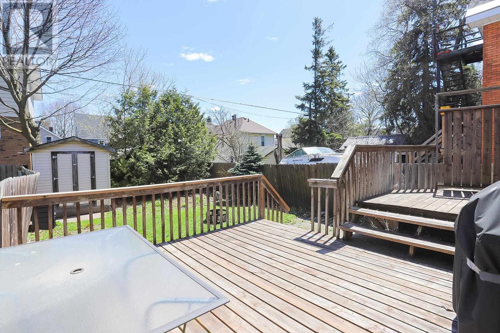 142 Woodward Ave, Sault Ste. Marie, Ontario  P6A 3T7 - Photo 5 - SM251039
