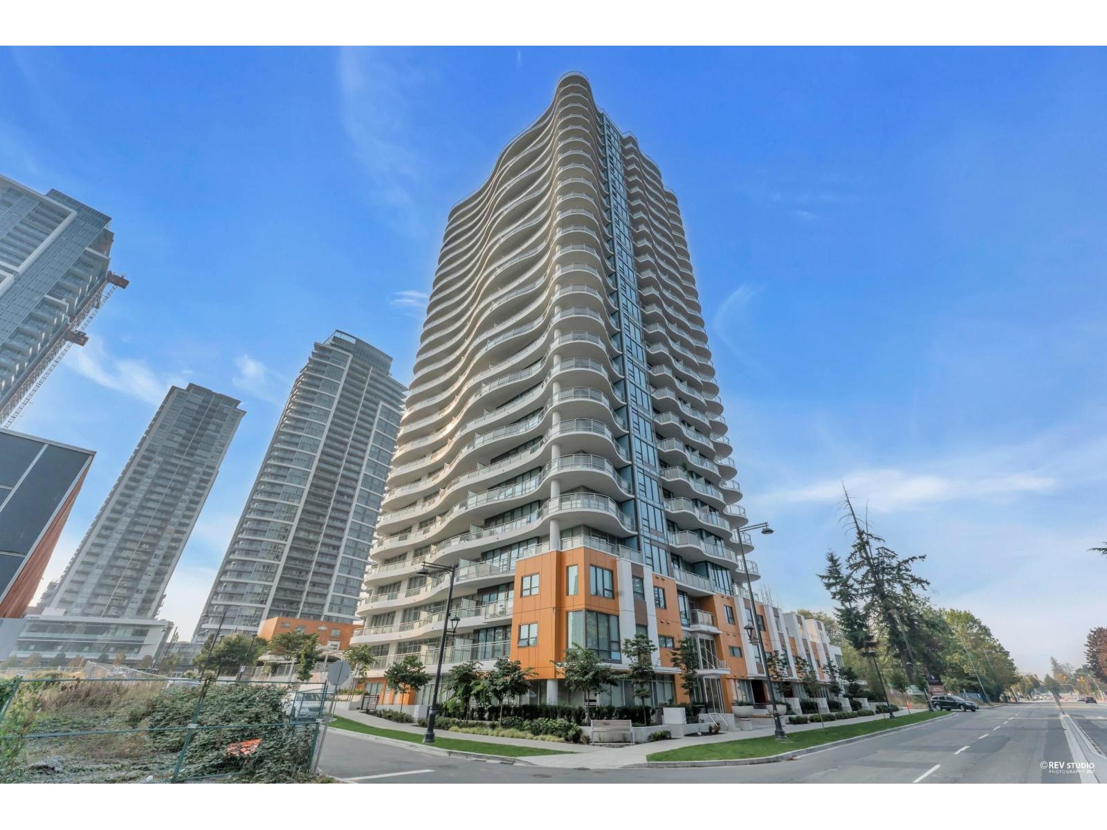 1304 13318 104 AVENUE, Surrey, British Columbia
