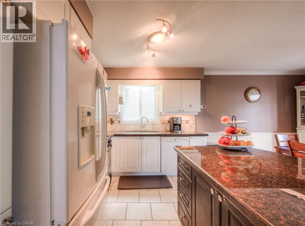 664 Brandenburg Boulevard, Waterloo, Ontario  N2T 2V4 - Photo 15 - 40778473