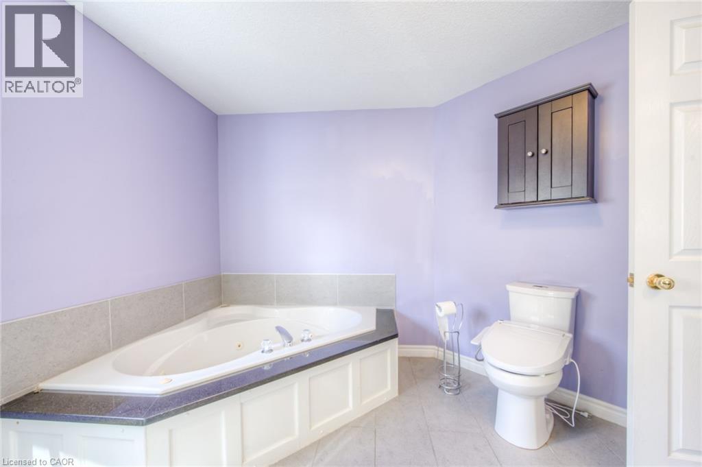664 Brandenburg Boulevard, Waterloo, Ontario  N2T 2V4 - Photo 23 - 40778473