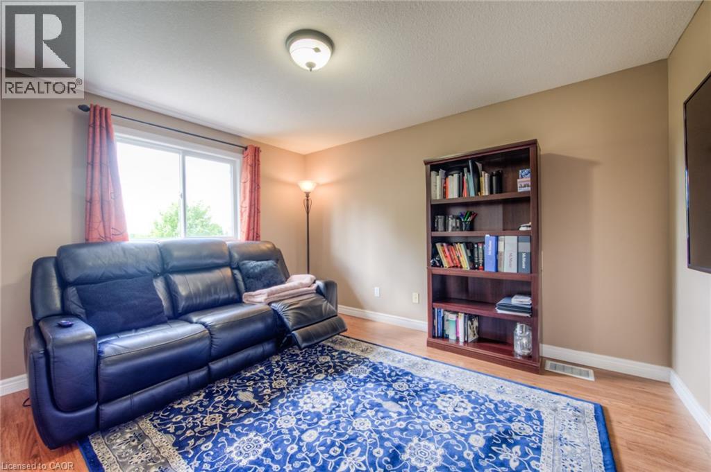 664 Brandenburg Boulevard, Waterloo, Ontario  N2T 2V4 - Photo 25 - 40778473