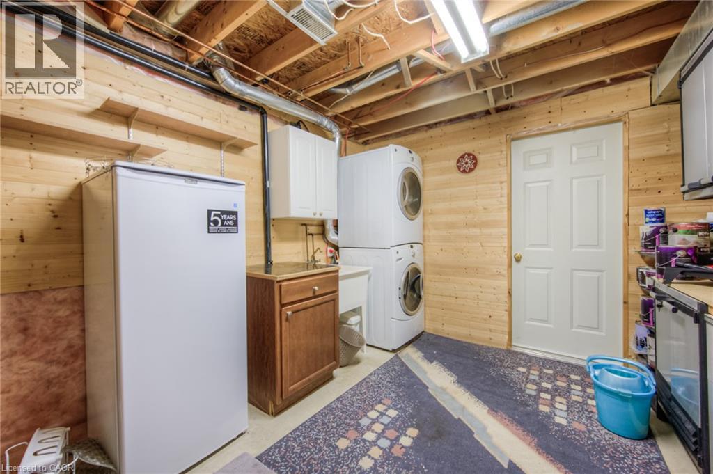 664 Brandenburg Boulevard, Waterloo, Ontario  N2T 2V4 - Photo 30 - 40778473