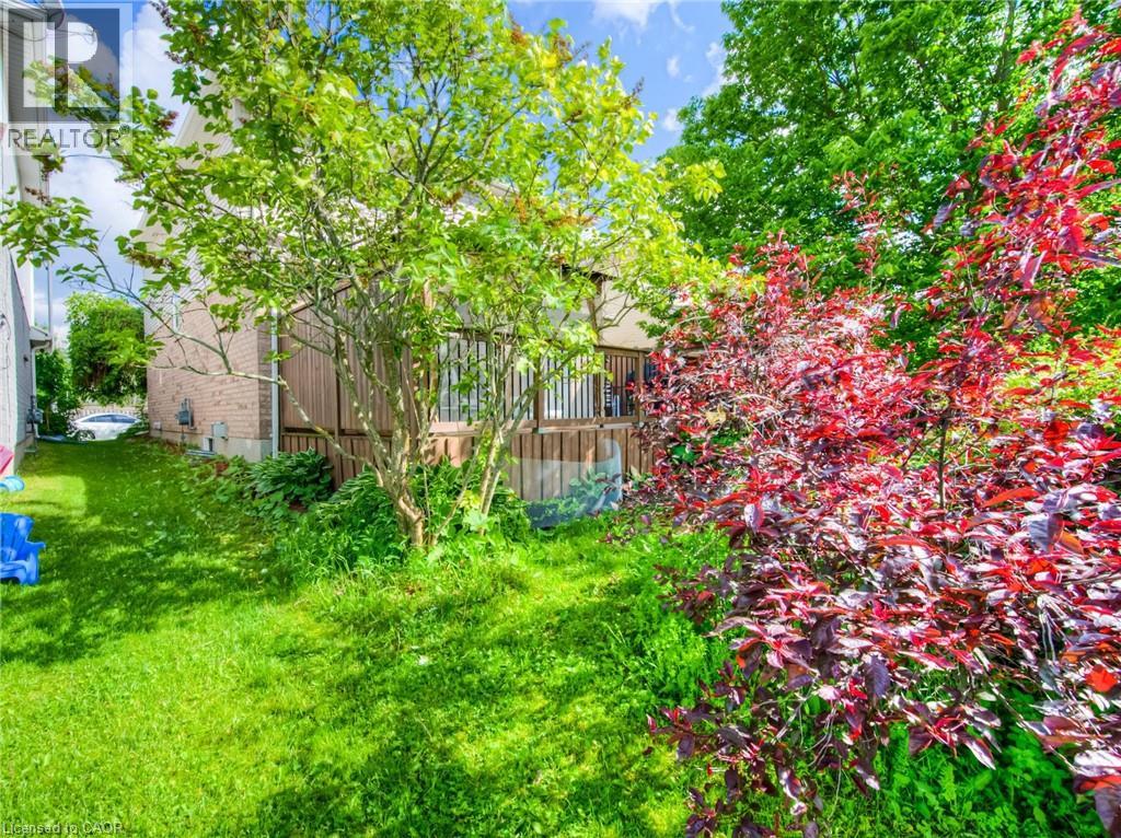 664 Brandenburg Boulevard, Waterloo, Ontario  N2T 2V4 - Photo 35 - 40778473