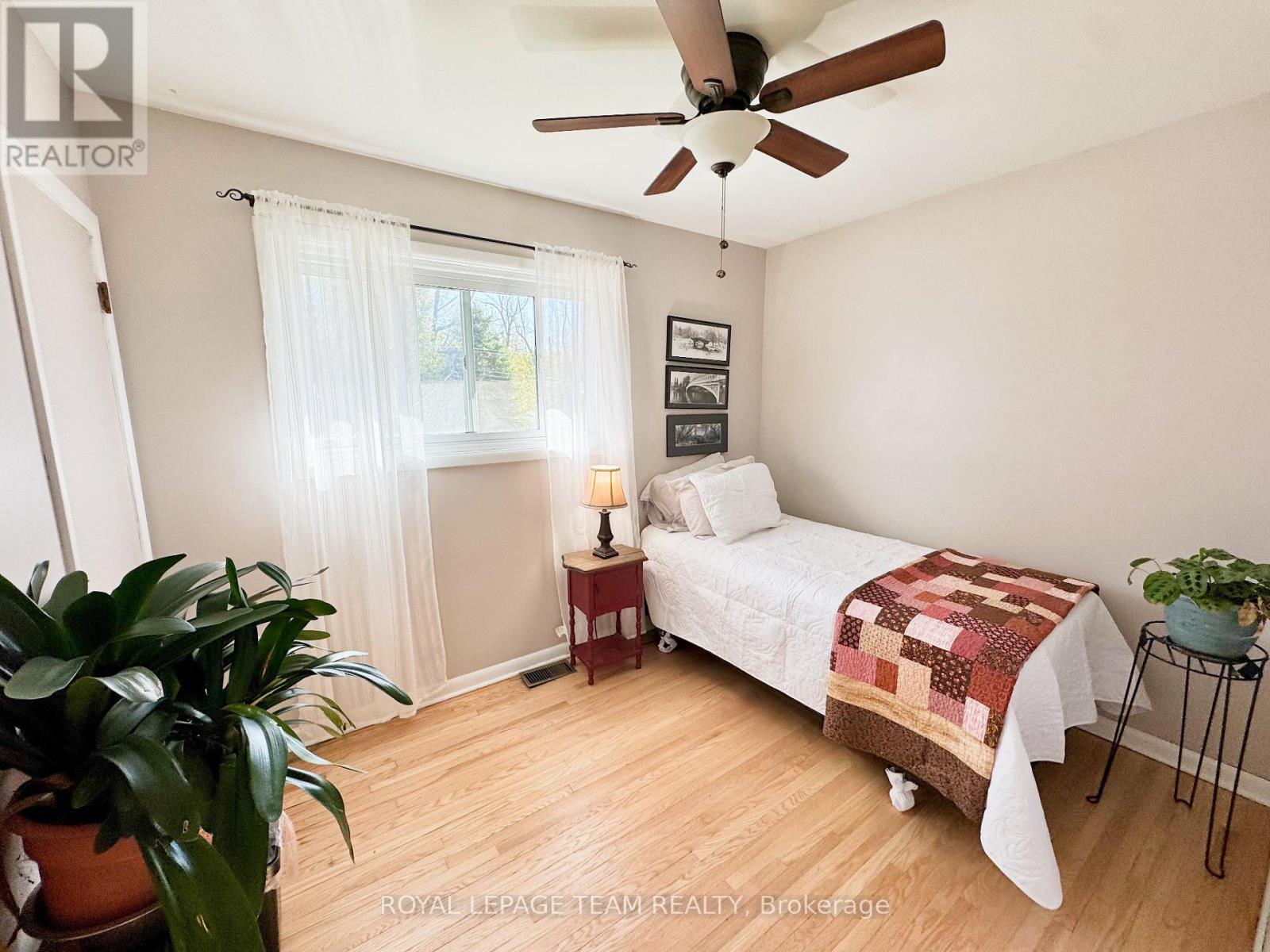 209 Reynolds Drive E, Brockville, Ontario  K6V 1X8 - Photo 22 - X12450187