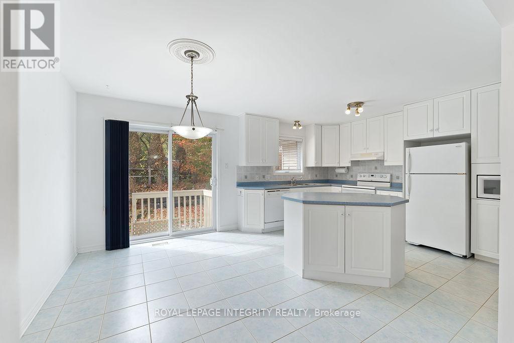 81 Lloydalex Crescent, Ottawa, Ontario  K2S 2E8 - Photo 12 - X12458748
