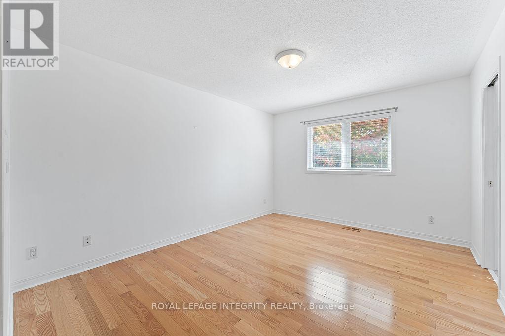 81 Lloydalex Crescent, Ottawa, Ontario  K2S 2E8 - Photo 19 - X12458748