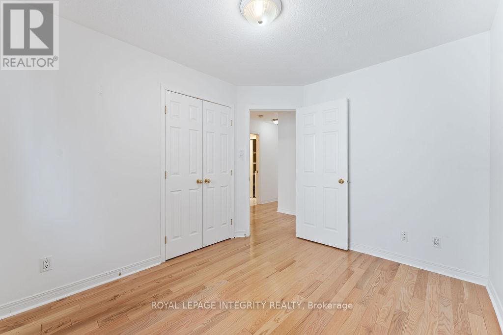 81 Lloydalex Crescent, Ottawa, Ontario  K2S 2E8 - Photo 25 - X12458748
