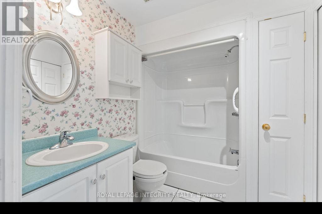 81 Lloydalex Crescent, Ottawa, Ontario  K2S 2E8 - Photo 28 - X12458748