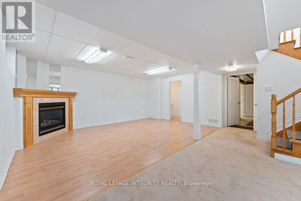 81 Lloydalex Crescent, Ottawa, Ontario  K2S 2E8 - Photo 34 - X12458748
