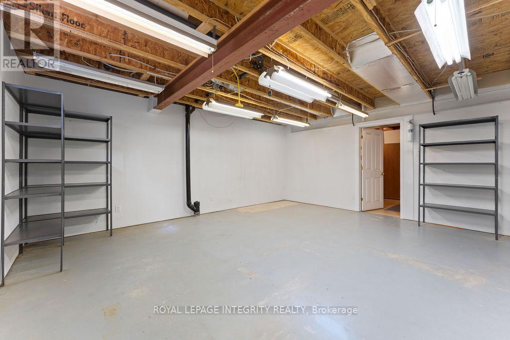 81 Lloydalex Crescent, Ottawa, Ontario  K2S 2E8 - Photo 38 - X12458748