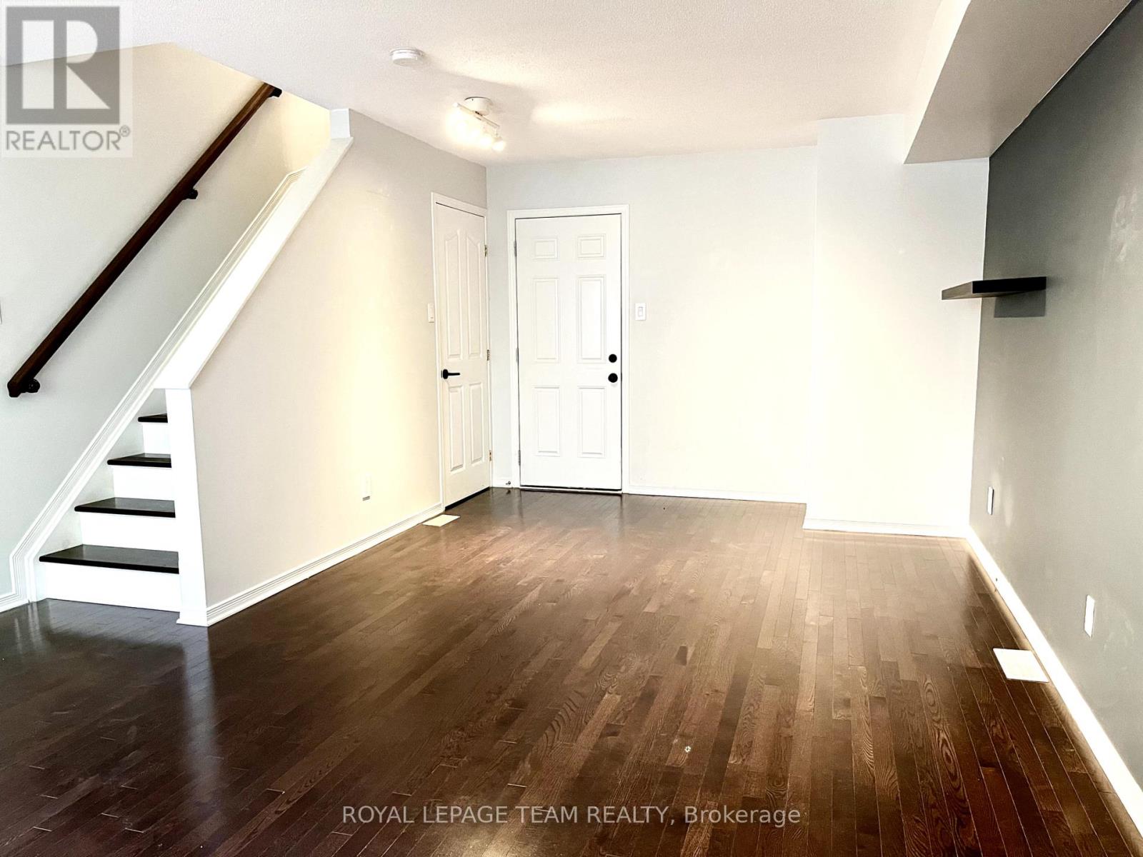 35 Jenscott Private, Ottawa, Ontario  K2C 0E4 - Photo 27 - X12458749