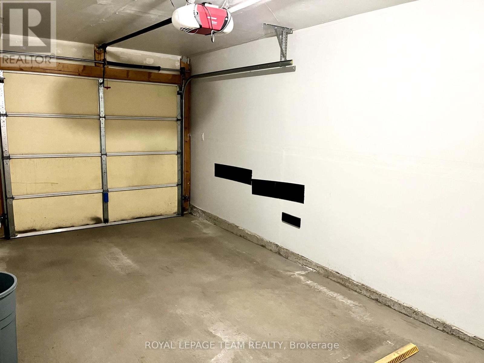 35 Jenscott Private, Ottawa, Ontario  K2C 0E4 - Photo 28 - X12458749