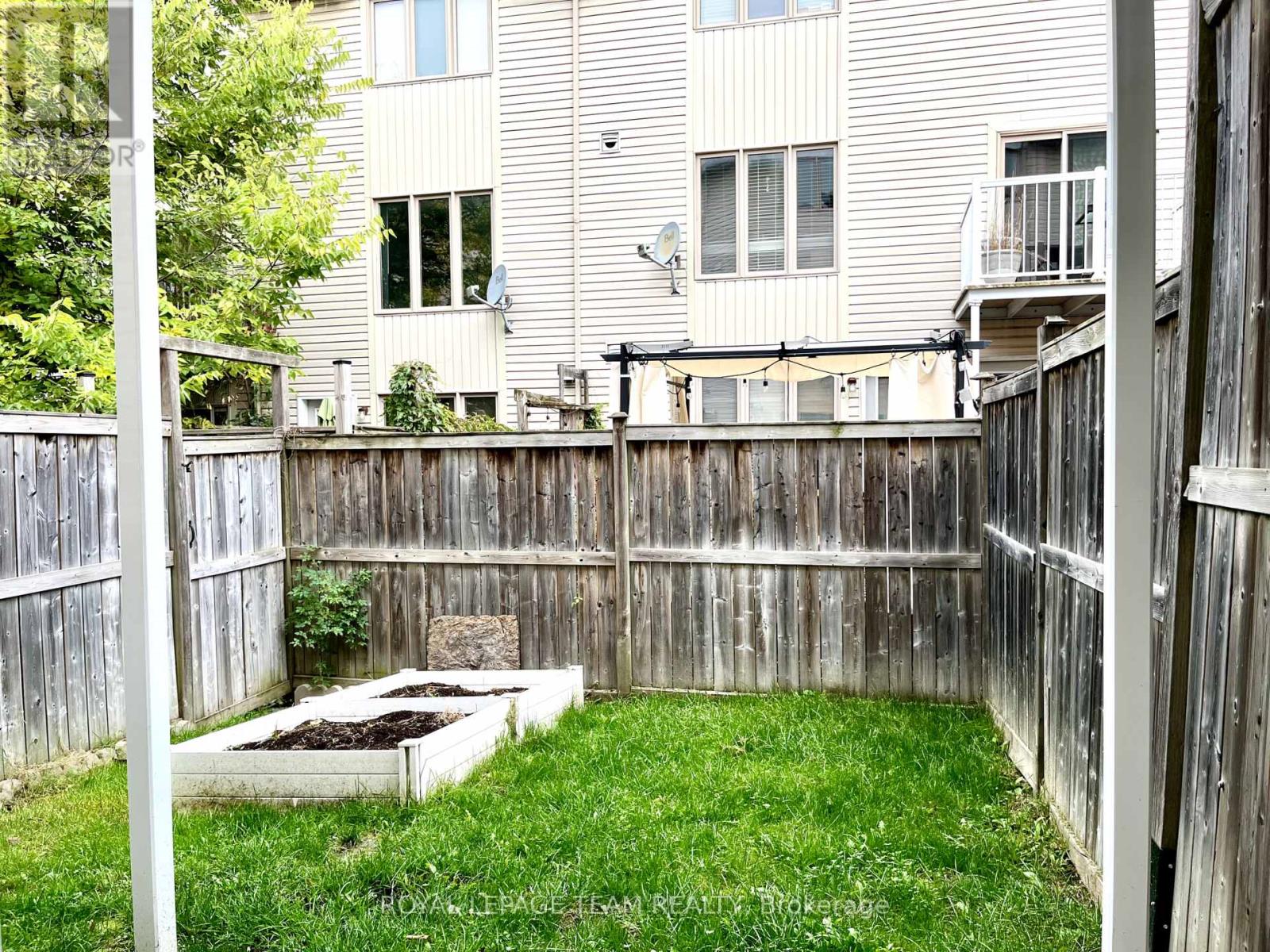 35 Jenscott Private, Ottawa, Ontario  K2C 0E4 - Photo 33 - X12458749
