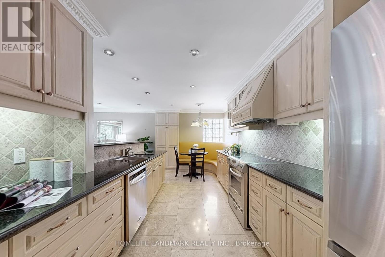 61 Whittaker Crescent, Toronto, Ontario  M2K 1K9 - Photo 12 - C12458746