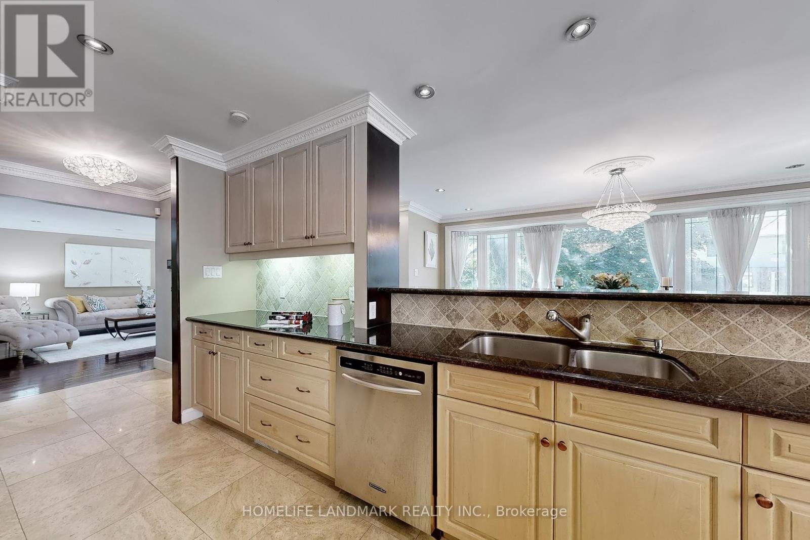 61 Whittaker Crescent, Toronto, Ontario  M2K 1K9 - Photo 13 - C12458746