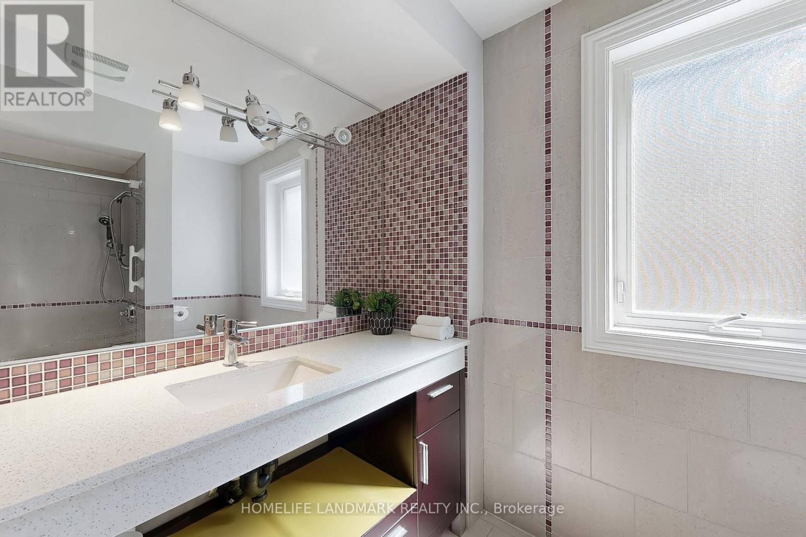 61 Whittaker Crescent, Toronto, Ontario  M2K 1K9 - Photo 27 - C12458746