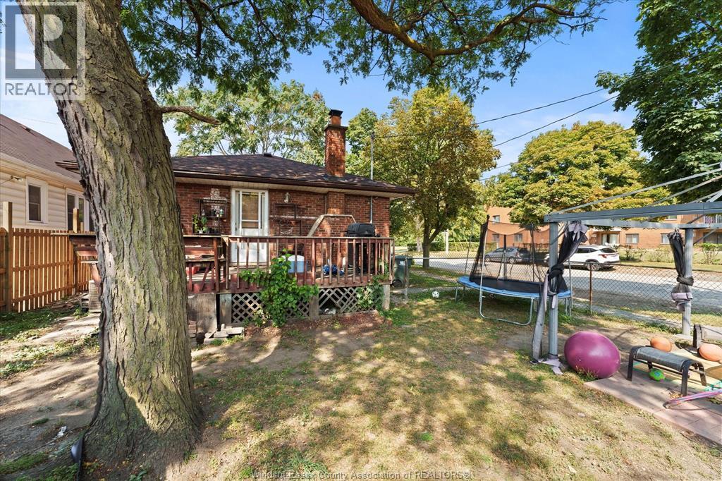 255 Chippawa Street, Windsor, Ontario  N9C 4G4 - Photo 25 - 25025258