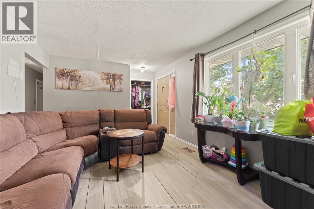 255 Chippawa Street, Windsor, Ontario  N9C 4G4 - Photo 6 - 25025258