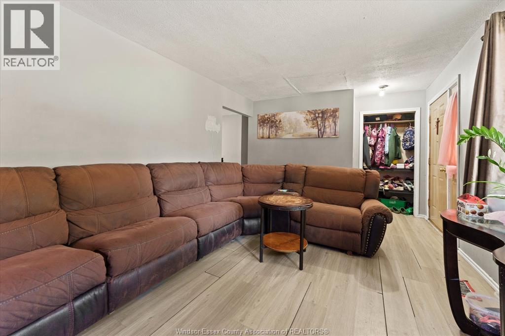255 Chippawa Street, Windsor, Ontario  N9C 4G4 - Photo 5 - 25025258