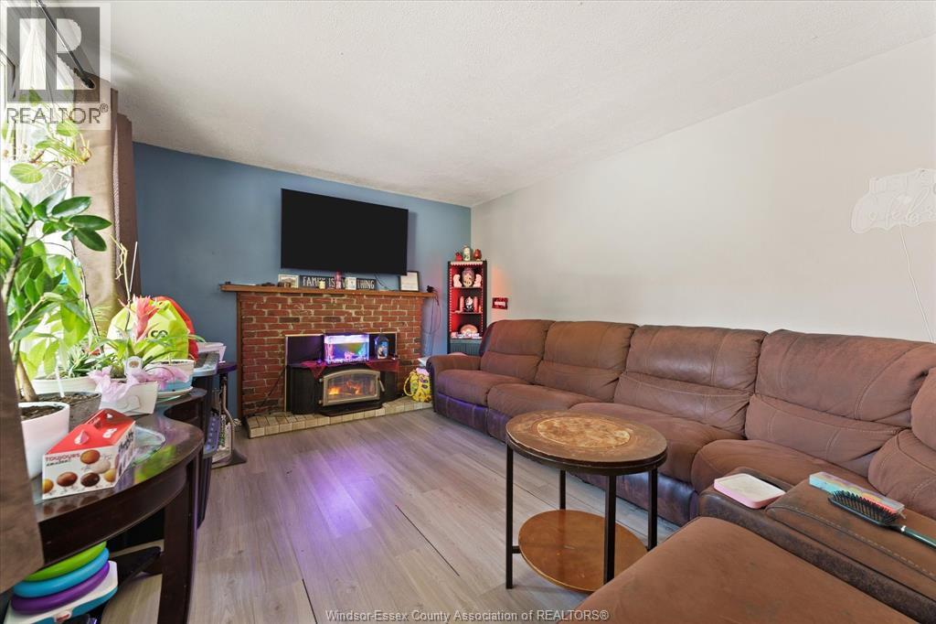 255 Chippawa Street, Windsor, Ontario  N9C 4G4 - Photo 4 - 25025258