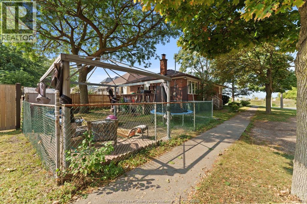255 Chippawa Street, Windsor, Ontario  N9C 4G4 - Photo 23 - 25025258