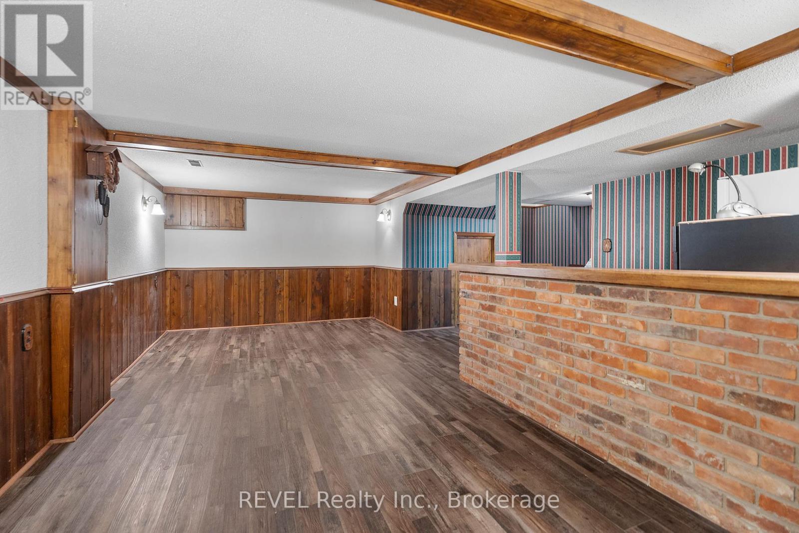 32 Hanson Drive N, St. Catharines, Ontario  L2M 2X1 - Photo 7 - X12376233