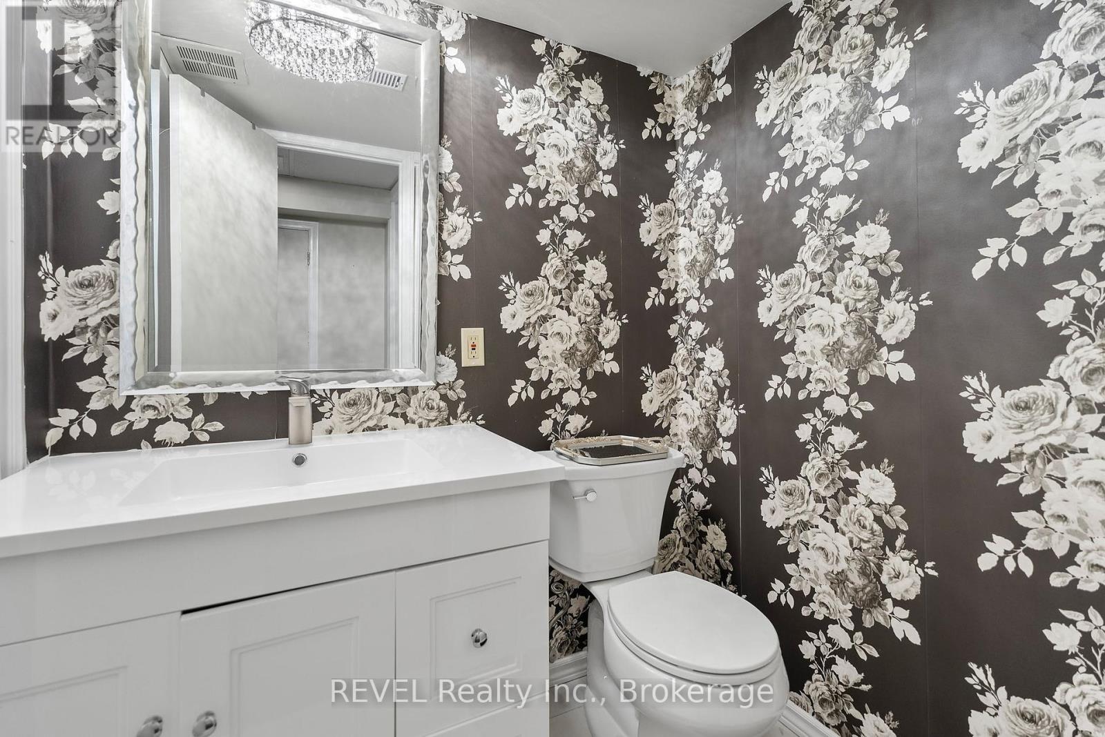 32 Hanson Drive N, St. Catharines, Ontario  L2M 2X1 - Photo 9 - X12376233