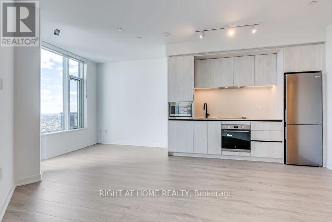 2701 - 2495 Eglinton Avenue W, Mississauga, Ontario  L5M 2V8 - Photo 10 - W12458752