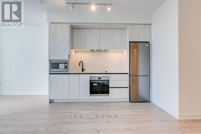 2701 - 2495 Eglinton Avenue W, Mississauga, Ontario  L5M 2V8 - Photo 11 - W12458752
