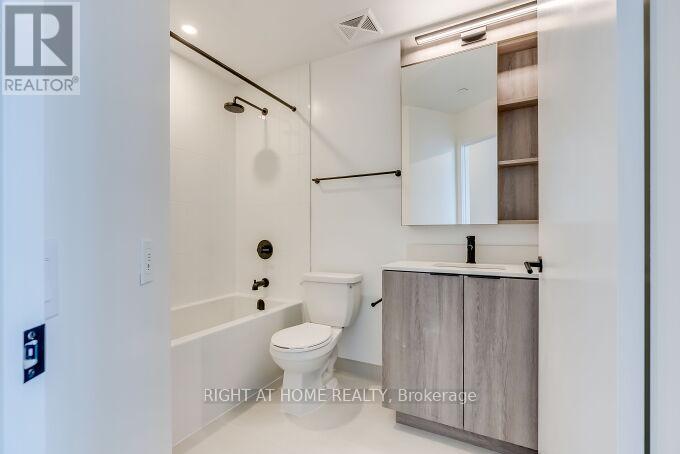 2701 - 2495 Eglinton Avenue W, Mississauga, Ontario  L5M 2V8 - Photo 21 - W12458752