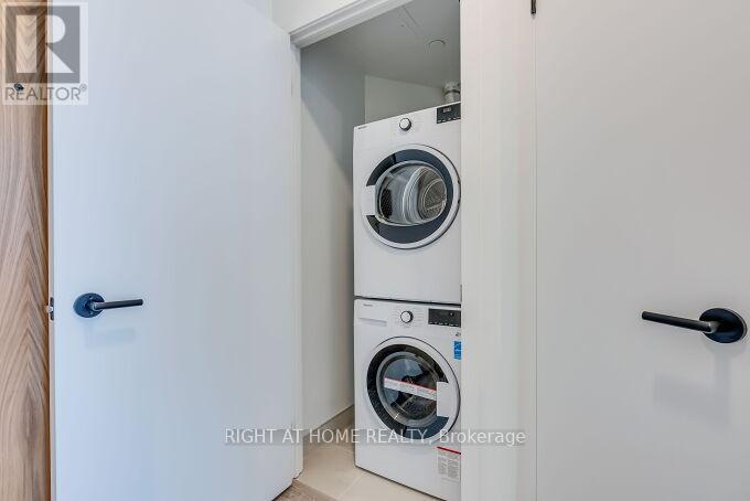 2701 - 2495 Eglinton Avenue W, Mississauga, Ontario  L5M 2V8 - Photo 23 - W12458752