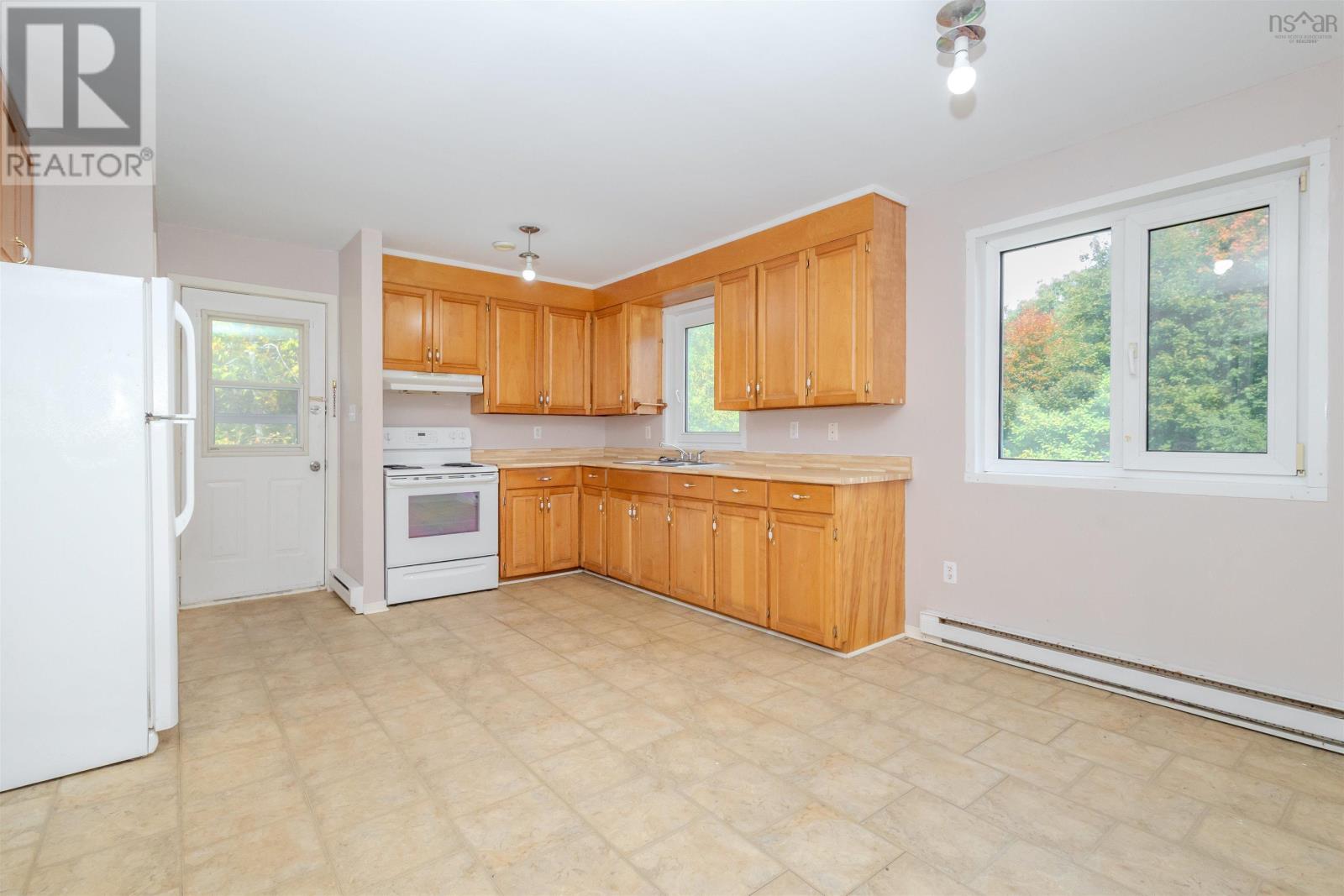 50/52 Myrtle Street, Westmount, Nova Scotia  B1L 1A7 - Photo 12 - 202525675