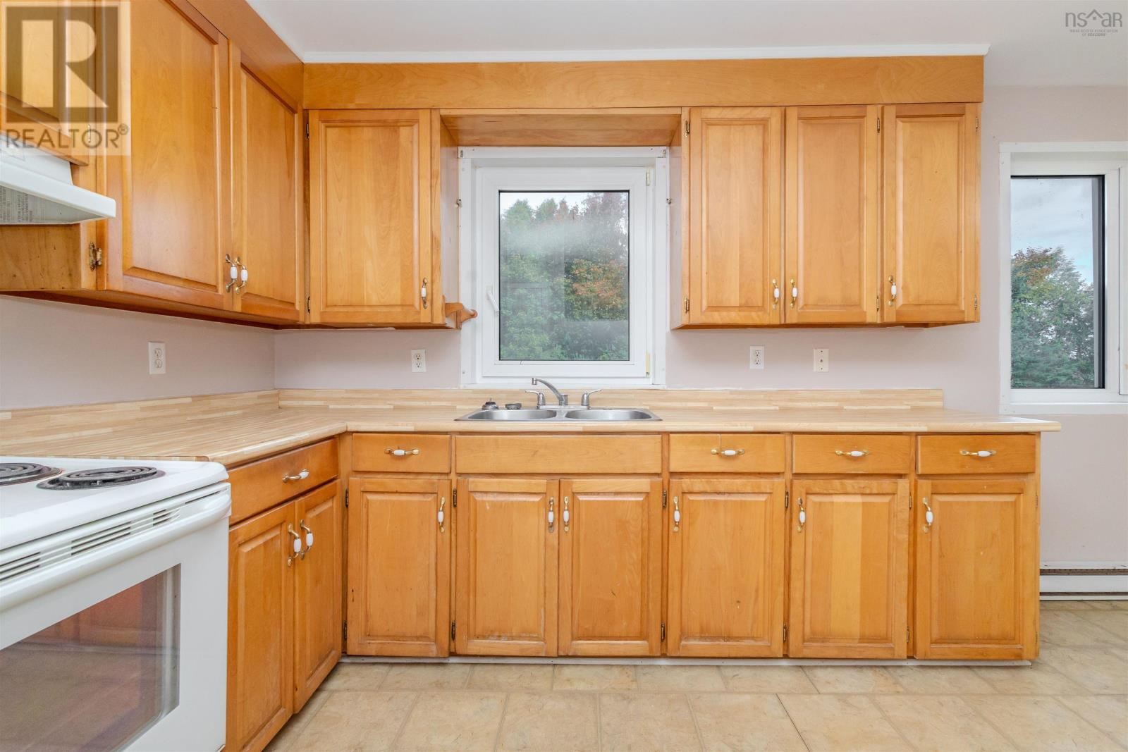 50/52 Myrtle Street, Westmount, Nova Scotia  B1L 1A7 - Photo 9 - 202525675