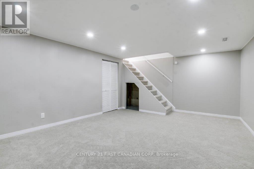59 Augusta Crescent, London South, Ontario  N6E 2C9 - Photo 18 - X12407104