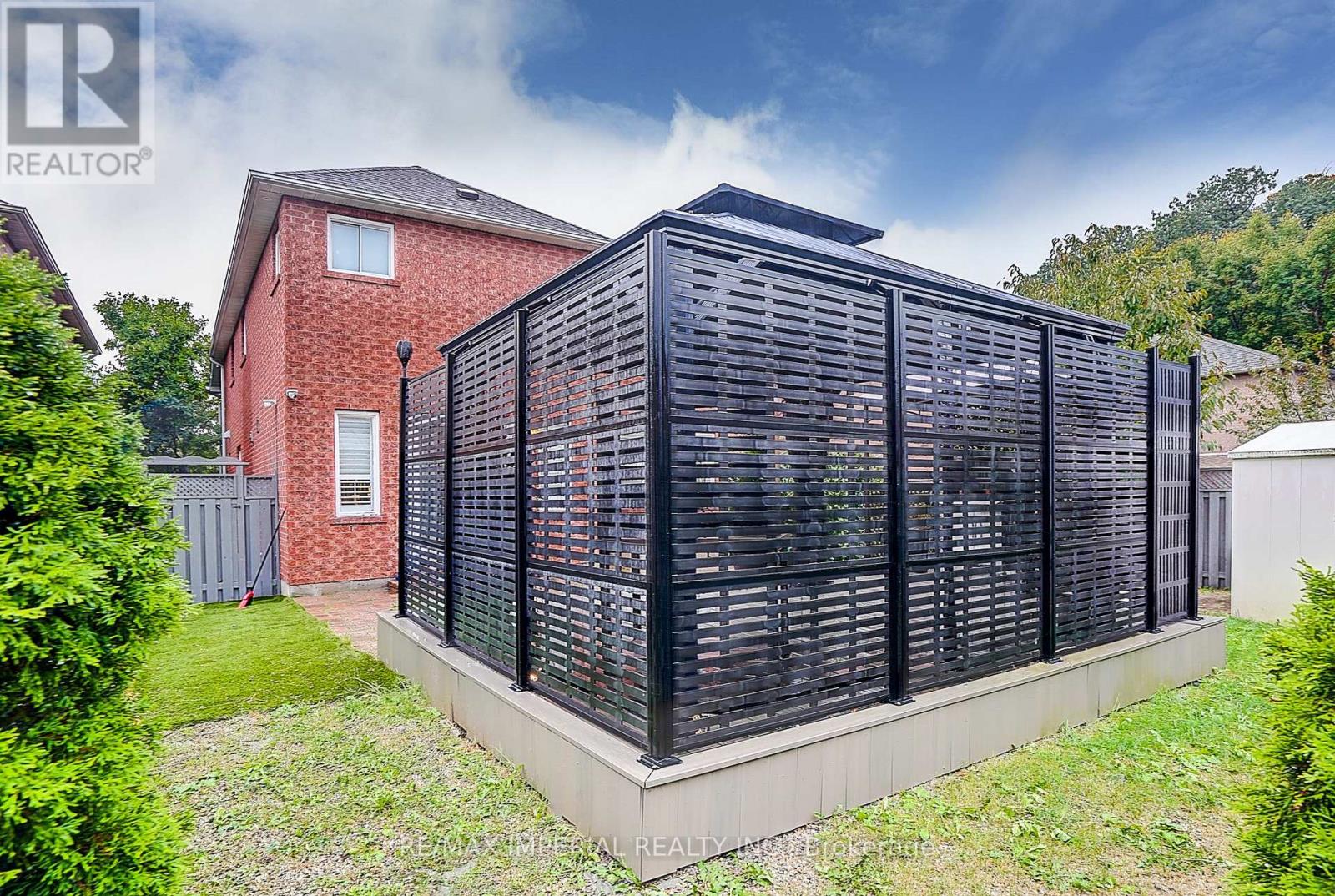 32 Brandon Gate Drive, Vaughan, Ontario  L6A 2L4 - Photo 11 - N12458765
