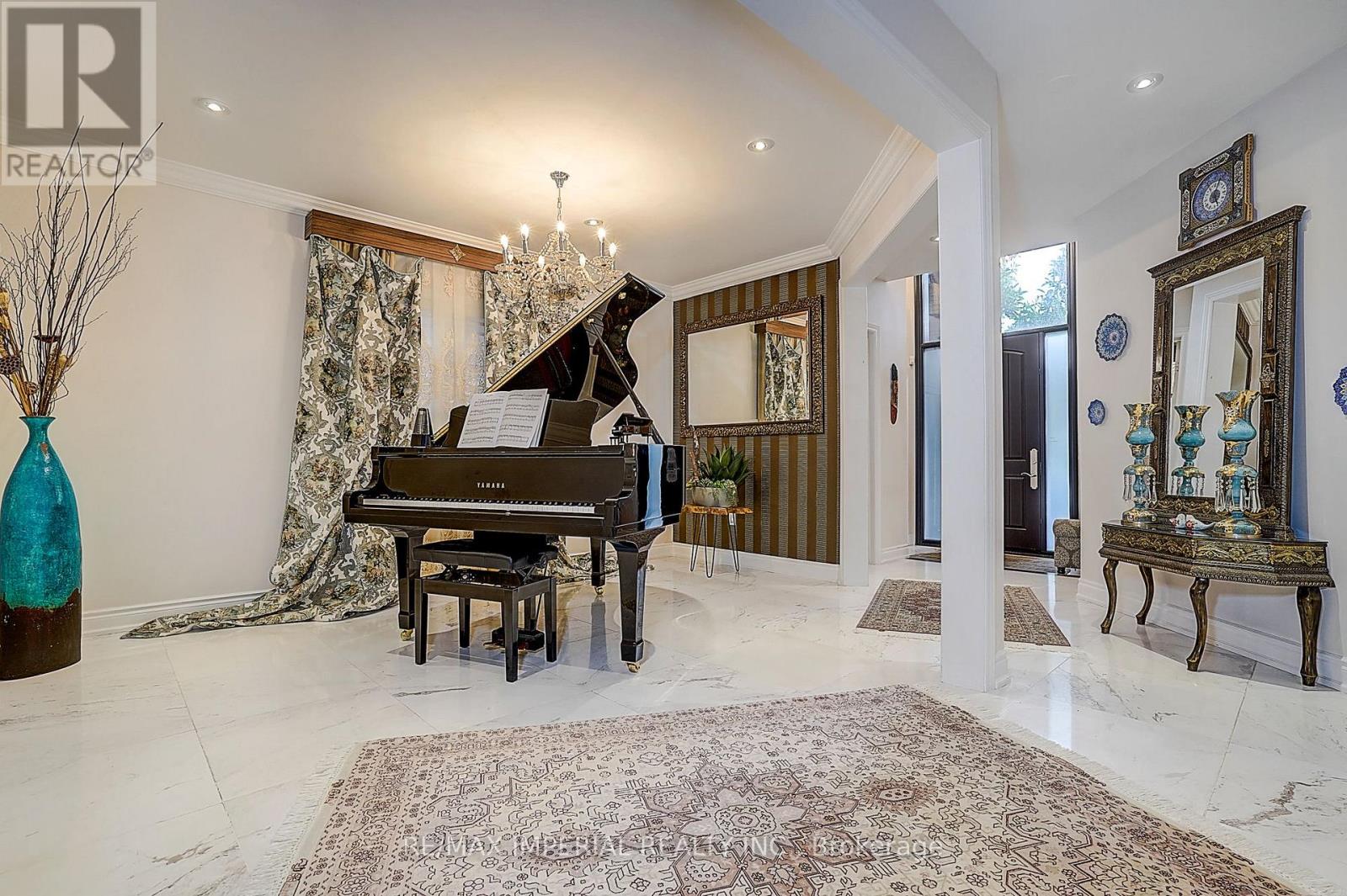 32 Brandon Gate Drive, Vaughan, Ontario  L6A 2L4 - Photo 32 - N12458765
