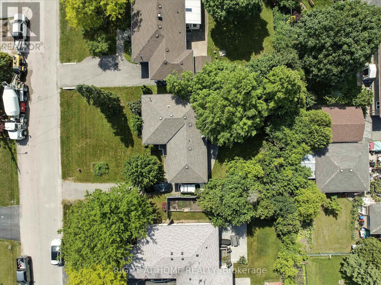 542 Trudale Court, Oakville, Ontario  L6L 4H1 - Photo 21 - W12458760