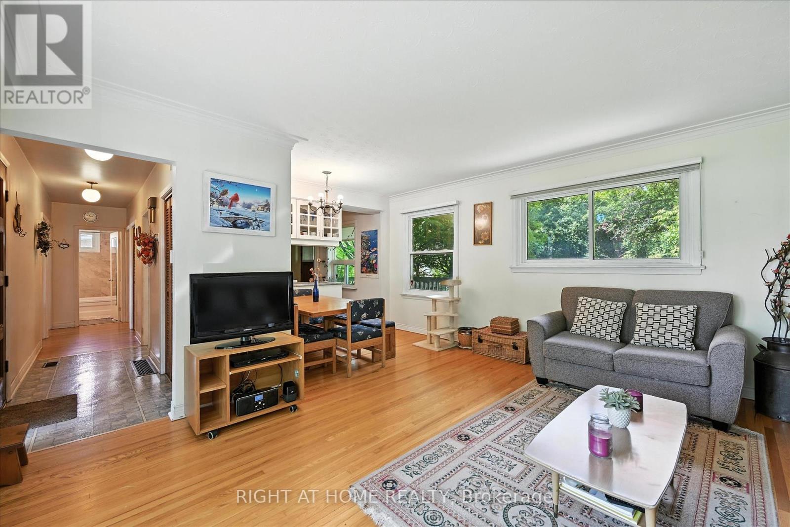 542 Trudale Court, Oakville, Ontario  L6L 4H1 - Photo 5 - W12458760