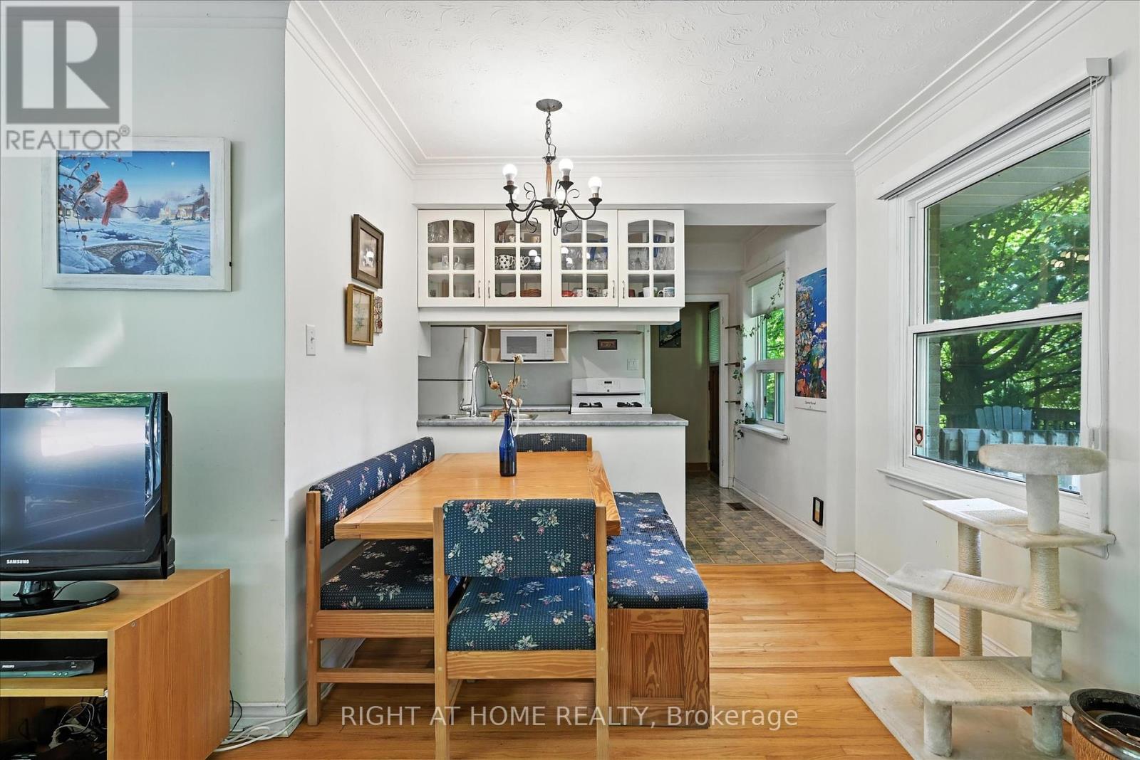 542 Trudale Court, Oakville, Ontario  L6L 4H1 - Photo 8 - W12458760
